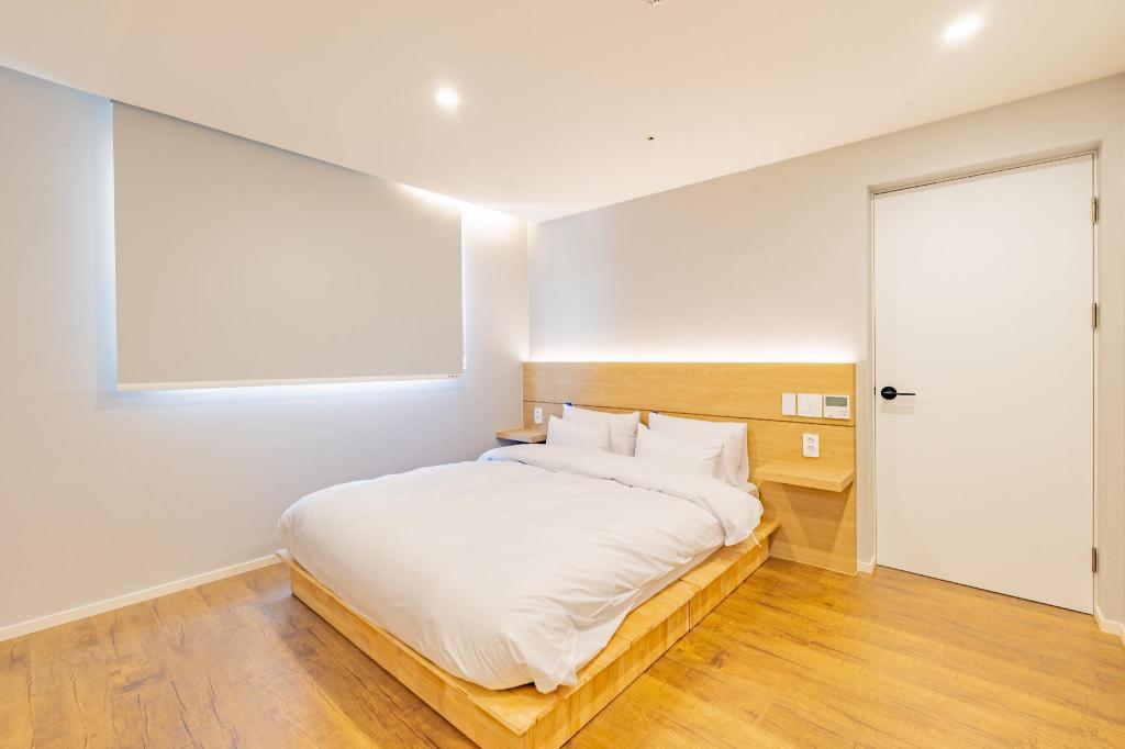 힐포인트 유스호스텔 (Hillpoint Youth Hostel): A Comfortable Stay with Ocean Views