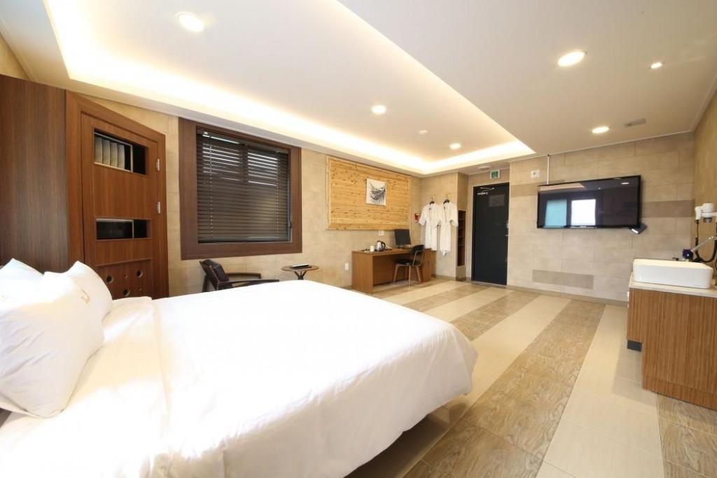 Bona Tree Hotel: A Comfortable Stay in Busan