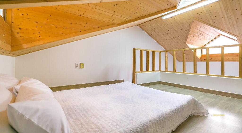 Geoje Beach Maru Pension: A Serene Getaway by the Sea