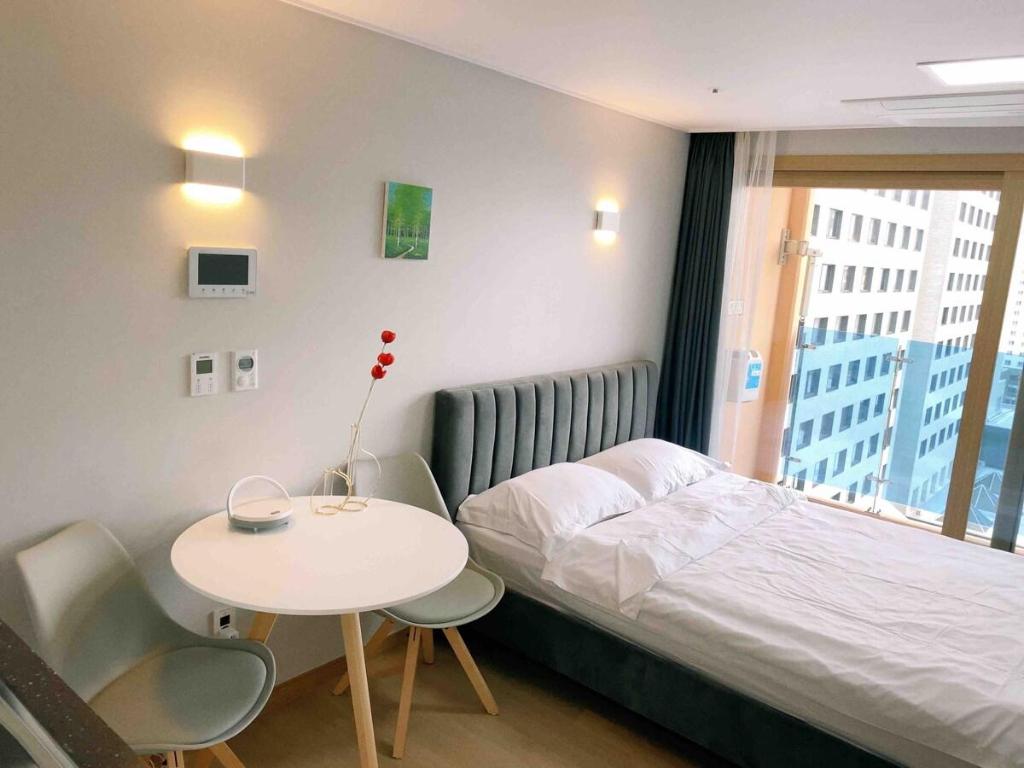 Jeju City Apartment (22m², 1 Bedroom, 1 Private Bathroom)