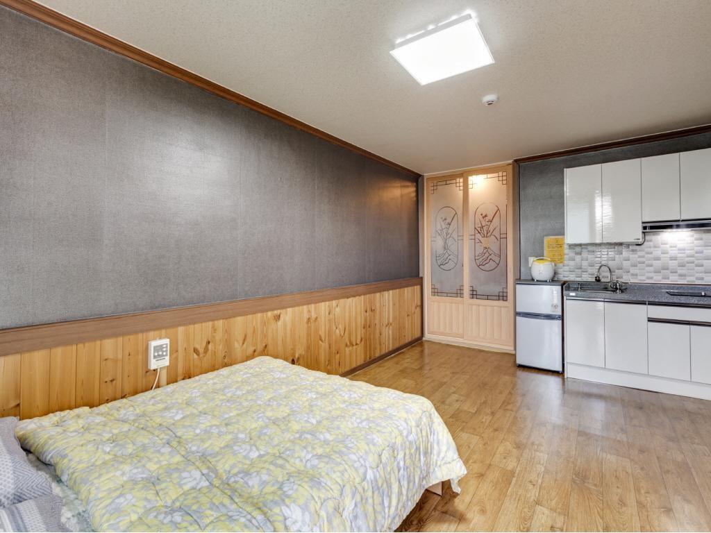 Samcheok Ganuri Pension (삼척 가누리펜션): A Comfortable Coastal Getaway