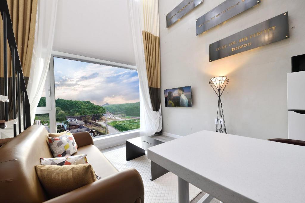 Gangneung Pension Bau (강릉 펜션 바우): A Relaxing Seaside Getaway