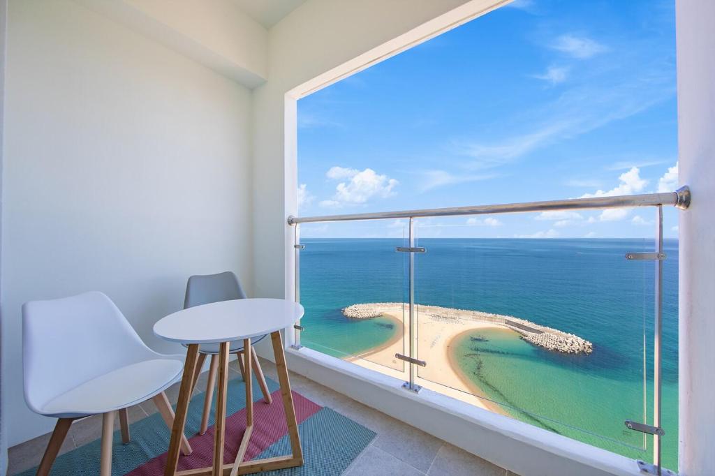 Sokcho Summitbay 1909: A Comfortable Seaside Stay (속초 써밋베이 1909호)