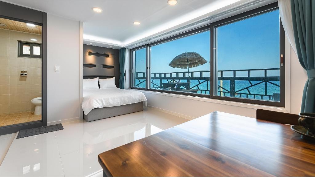 Gangneung Bada Star Pension (강릉 바다의별 펜션): A Seaside Korean Escape
