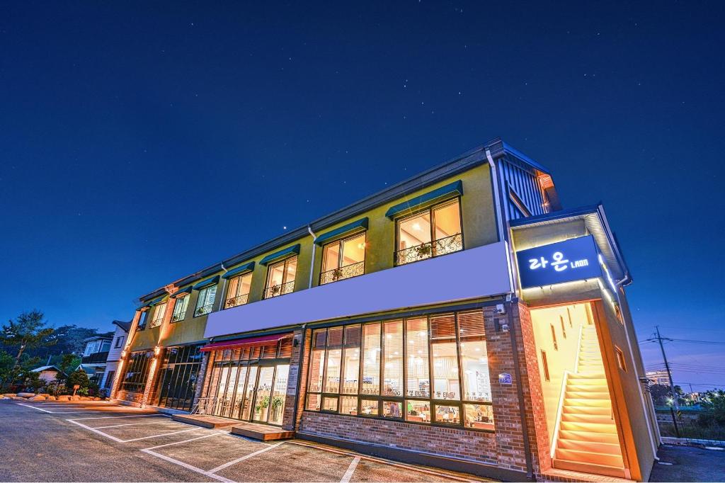 Gangneung Raon Pension: Stay in Comfort and Enjoy the Beauty of Gangneung