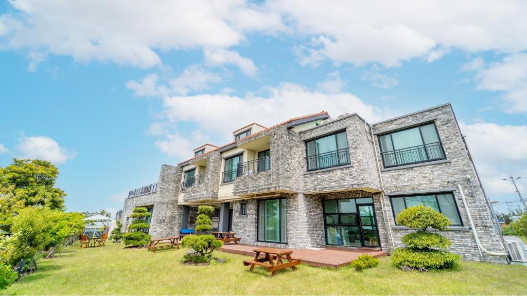 Jeju Ondam House Pension (제주 온담하우스 펜션): A Cozy Stay in Jeju