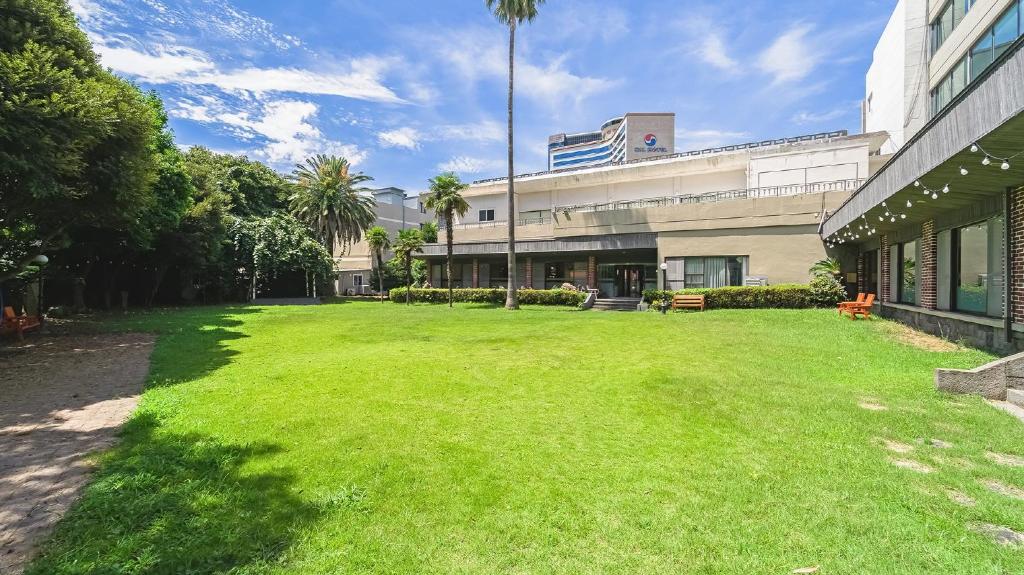 Hanicrown Hotel (하니크라운 호텔): A Comfortable Stay in Jeju