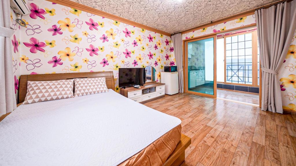 Geoje Mangyang Pension (거제 망양펜션): A Relaxing Seaside Getaway