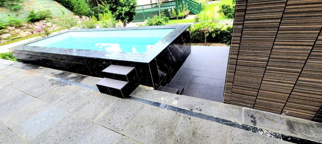 Toseongmyeon Private House (230m², 5 Bedrooms, 3 Private Bathrooms)
