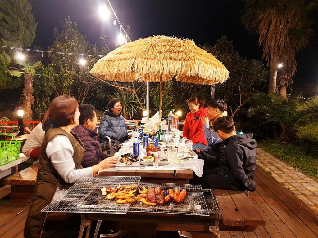 Jeju Achimhaebyeon Pension (제주 아침해변펜션): A Cozy Seaside Escape