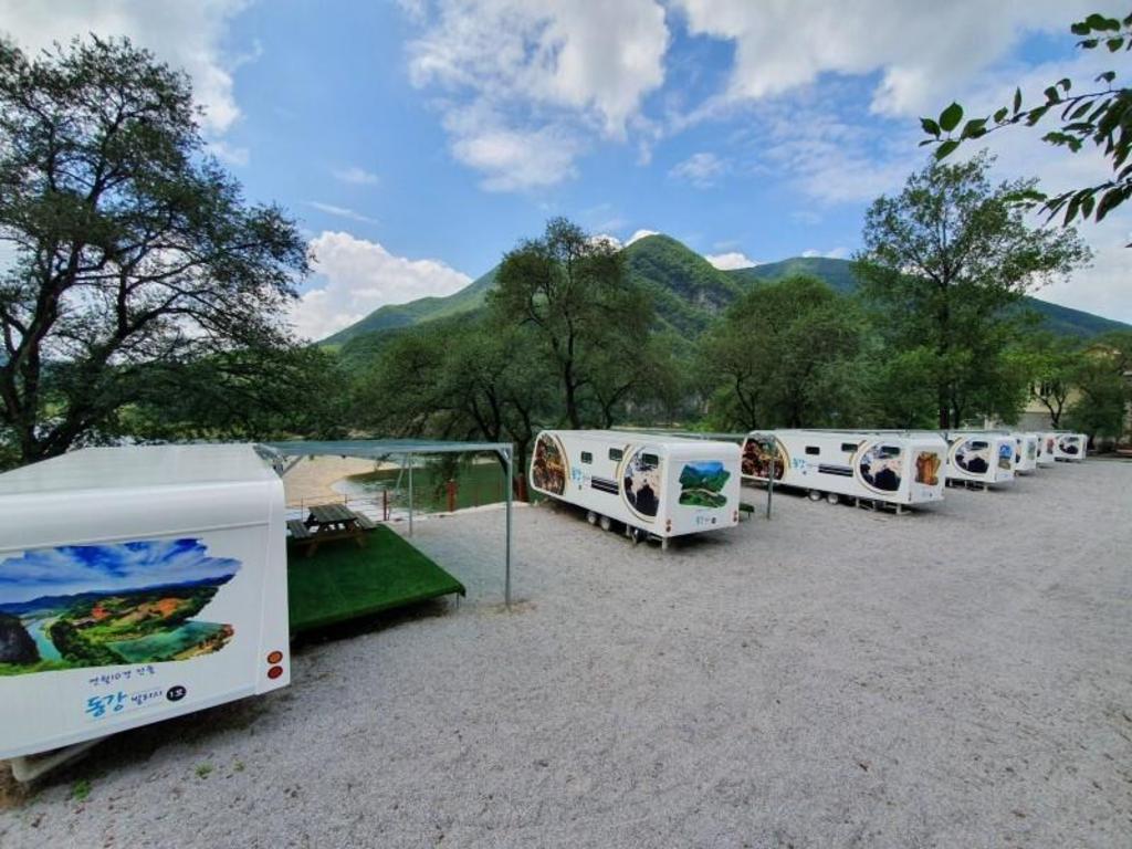 Yeongwol Donggang Village Caravan: Glamping in the Heart of Nature