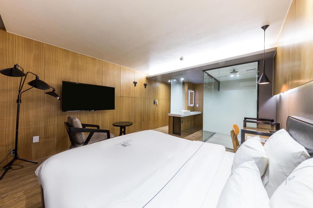 Jeonju Noi Hotel (전주 노이 호텔): A Budget-Friendly Stay in Jeonju