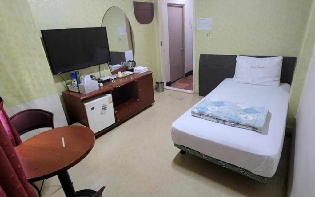 평화장 모텔 (Pyeonghwajang Motel): A Decent Budget Option in Seoul
