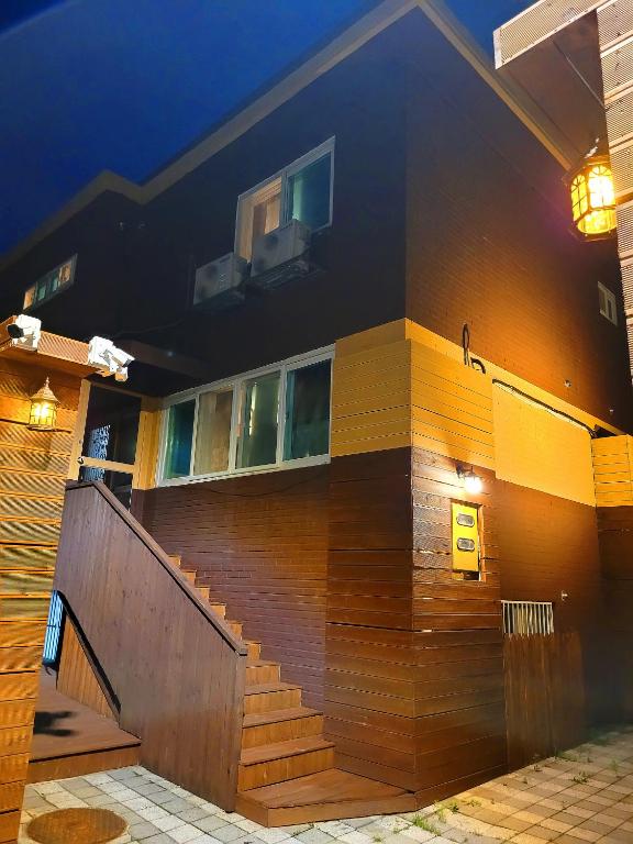 굿 게스트하우스 (Good Guesthouse): A Budget-Friendly Stay in Seoul