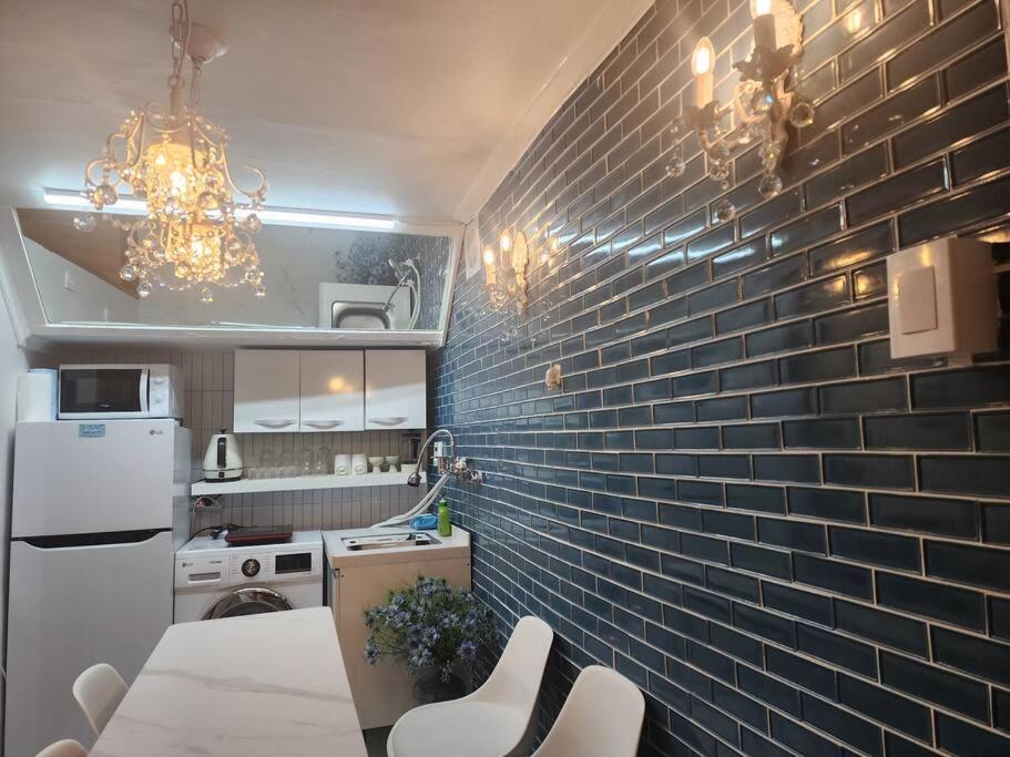 Best Hotels in Seoul, South Korea – Seochon Orak Stay Review