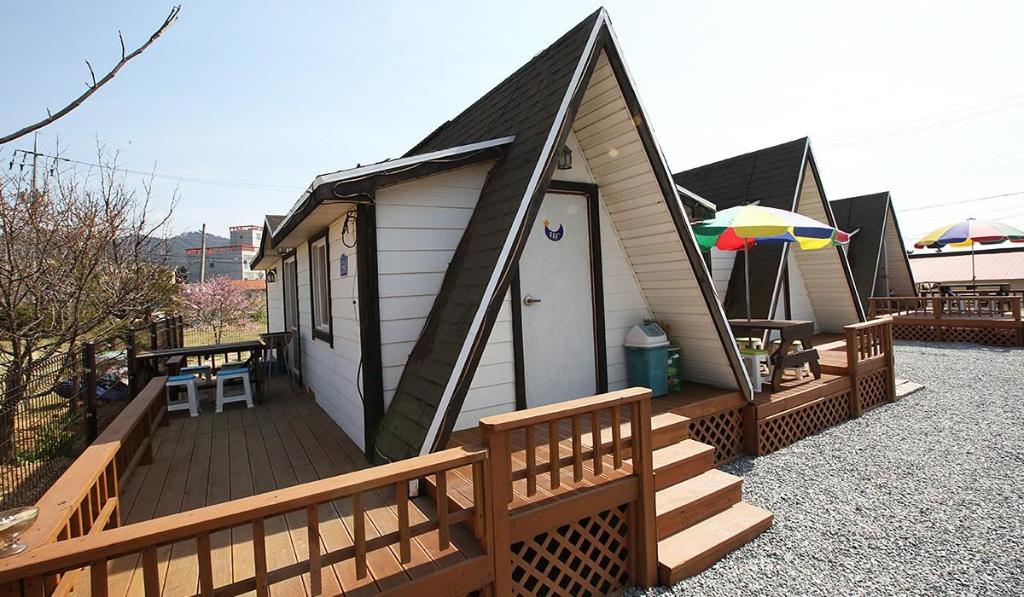 Best Hotels in Taean, South Korea – Cheollipo Eunhasu Pension Review