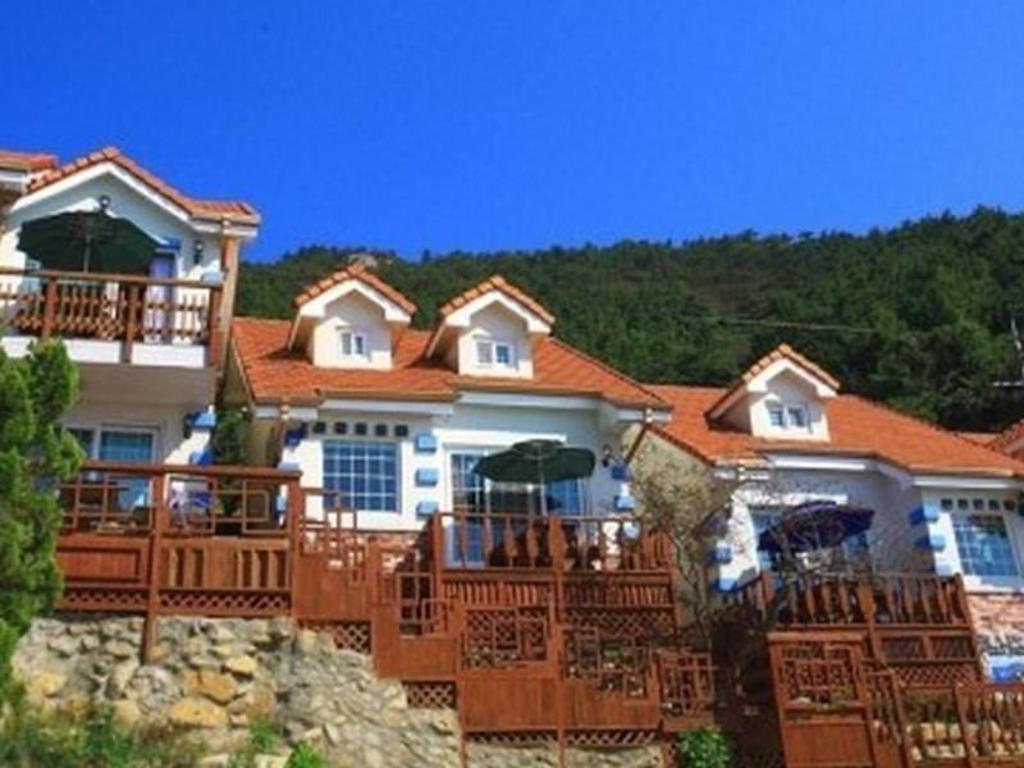 Best Hotels in Namhae, South Korea – Casamar Pension Review