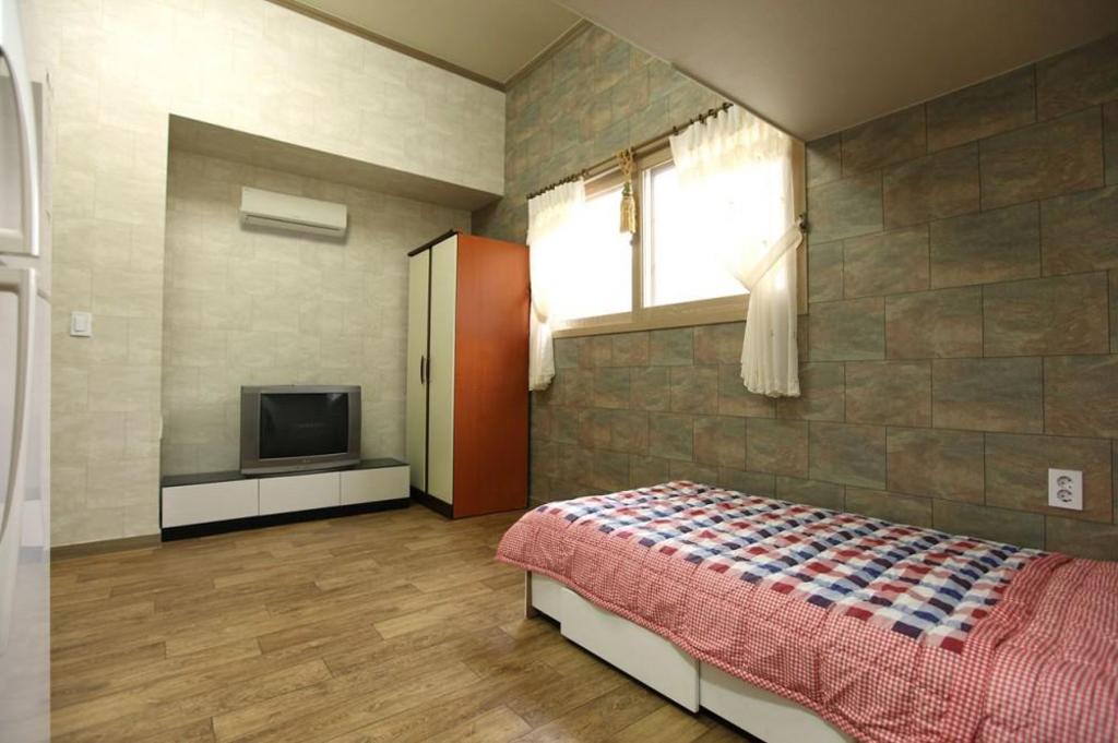 Best Hotels in Gapyeong, South Korea – Hwaseomok Pension Review