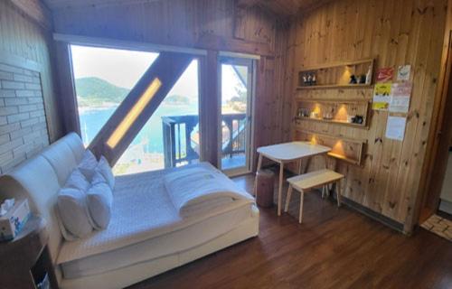 Best Hotels in Tongyeong, South Korea – Gugane Pension Review
