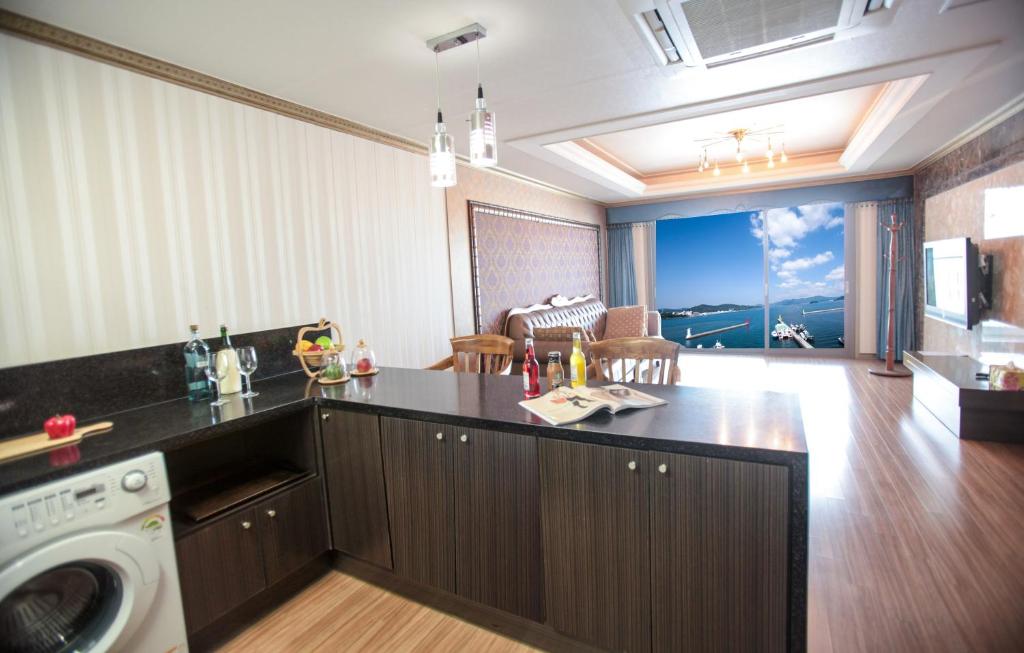Best Hotels in Tongyeong, South Korea – Tongyeong Bay Condo Hotel Review