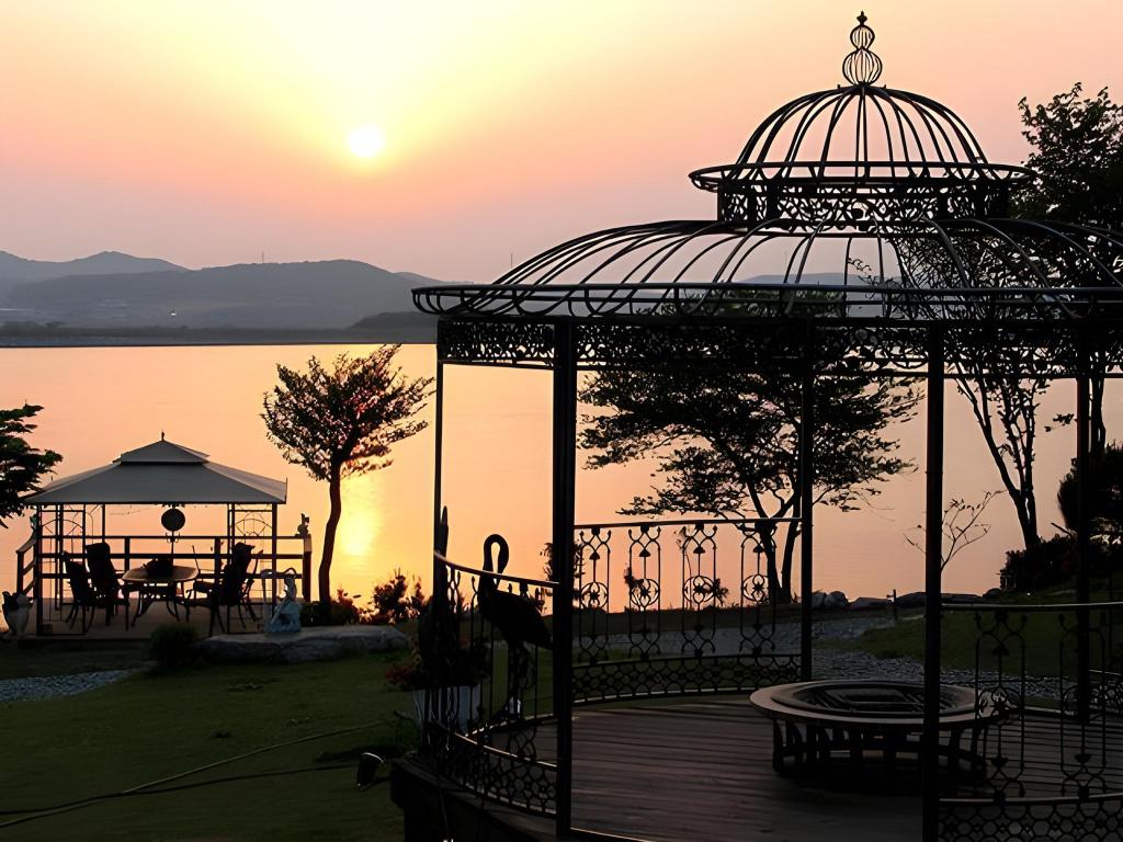 Best Hotels in Taean, South Korea – Lake & Sea Village Review