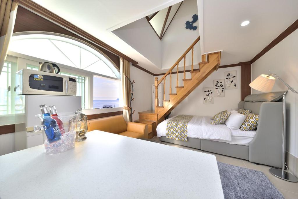 Best Hotels in Geoje, South Korea – Geoje Oedo Travel Pension Review