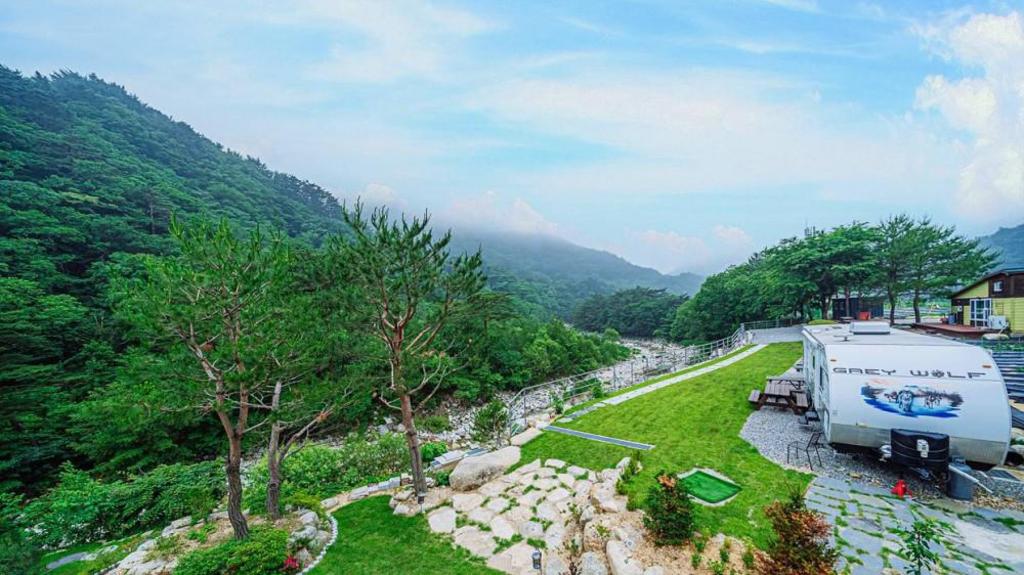 Best Hotels in Yangyang, South Korea – Osaek Hue Pension Review