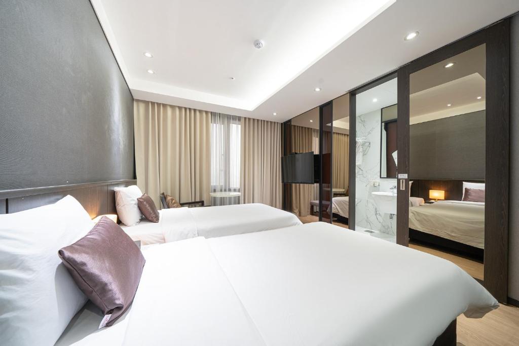 Best Hotels in Yongin, South Korea – Ramada by Wyndham Yongin Review