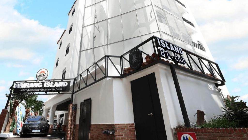Best Hotels in Busan, South Korea – Arirang Island Guesthouse Haeundae Review