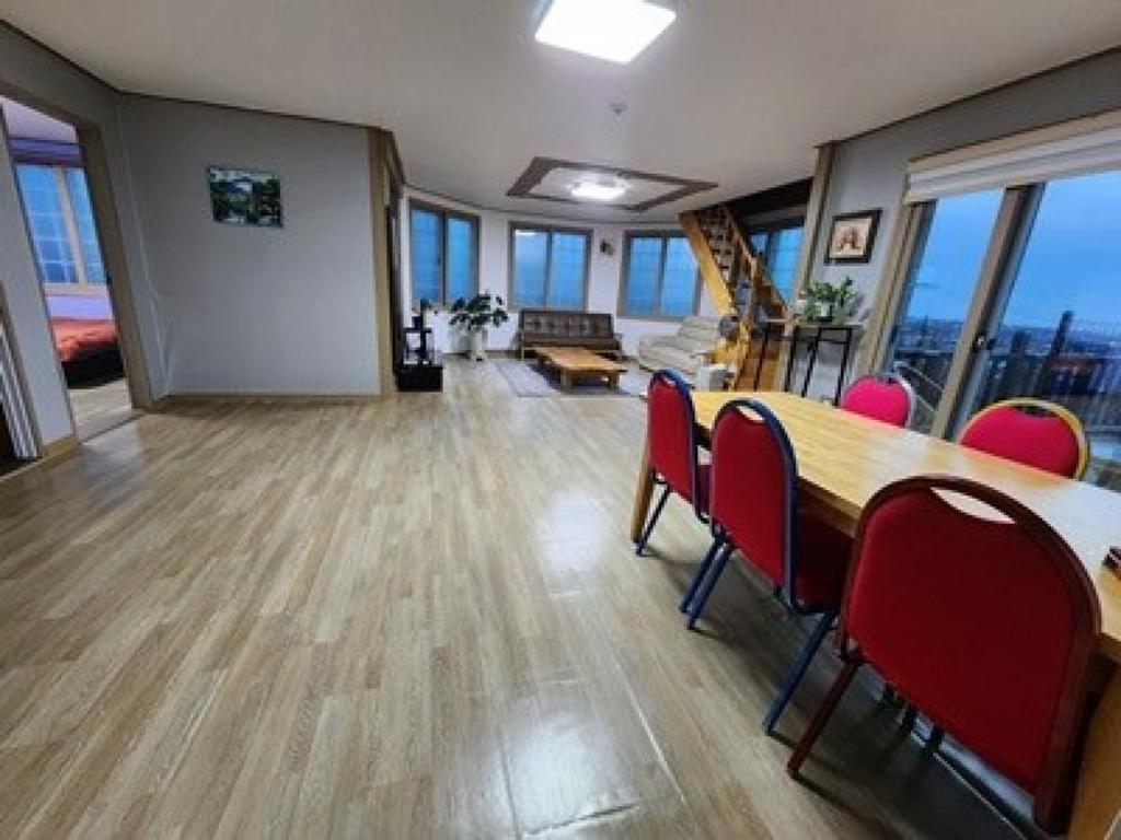 Best Hotels in Jeju, South Korea – Hue In Aewol Pension Review