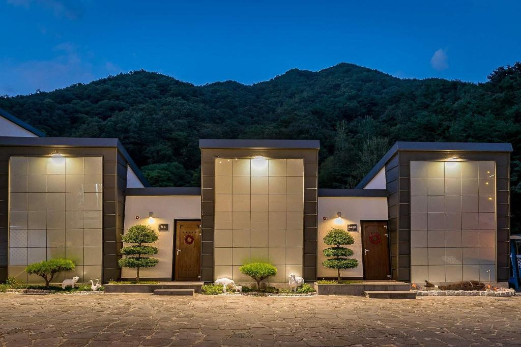 Best Hotels in Hadong, South Korea – Cloud Hill Pension Review