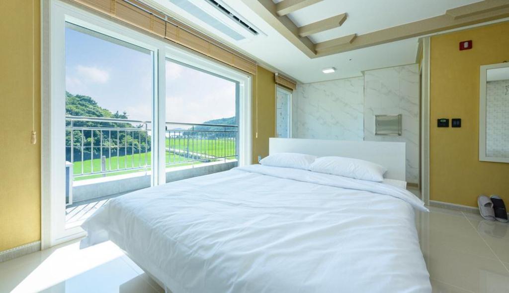 여수 소라노을 펜션 image