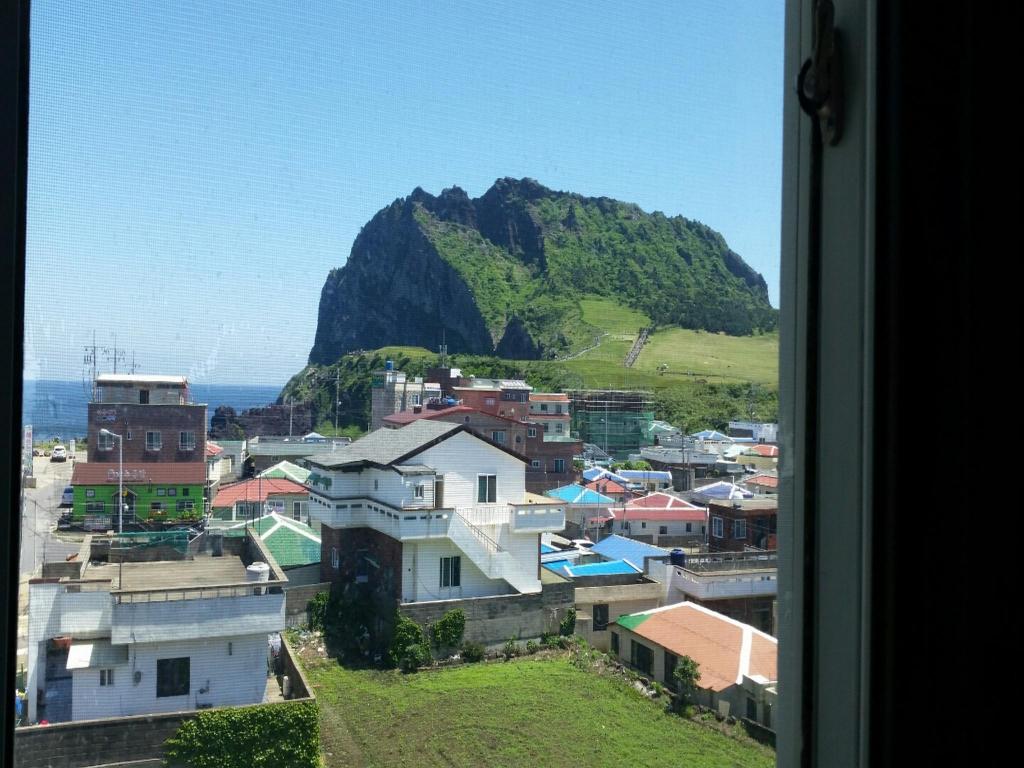 Best Hotels in Jeju, South Korea – Pureun Jeju Pension Review