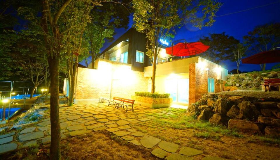 나무소리펜션 image