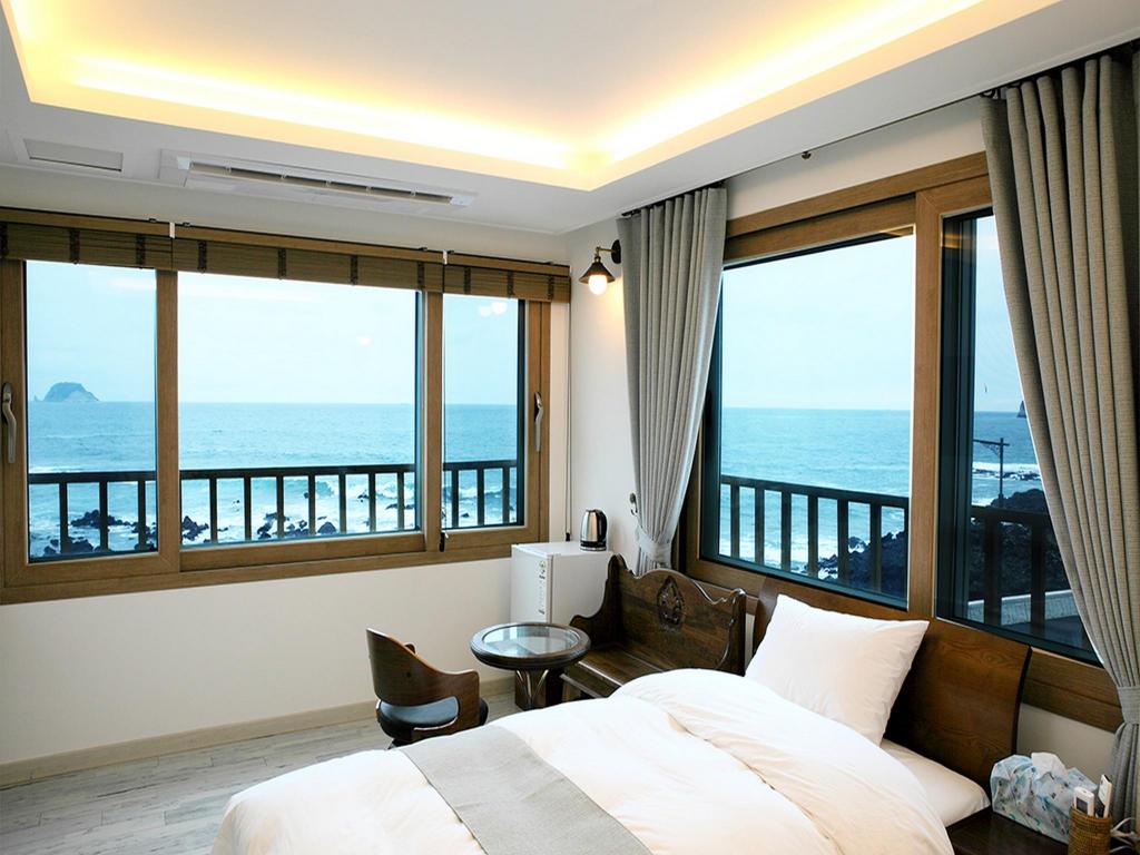 토브 펜션 image