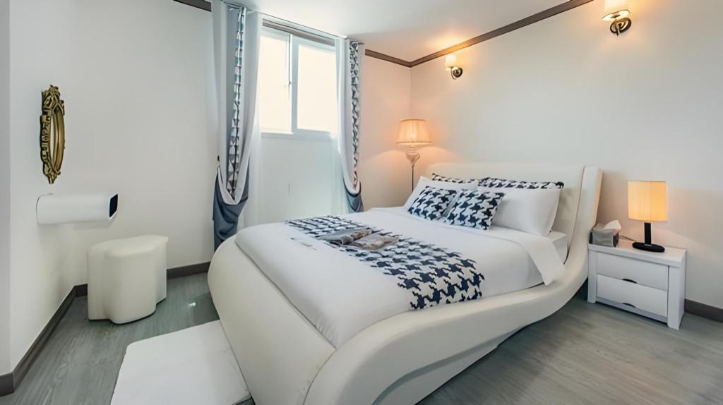 변산 로하스 스파 펜션 image