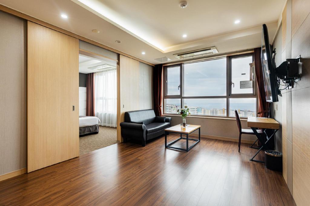 이스턴 호텔 제주 image