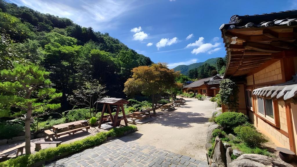 가평 두메산골 펜션 image