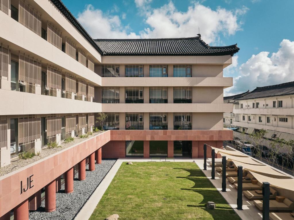 이제 경주 image