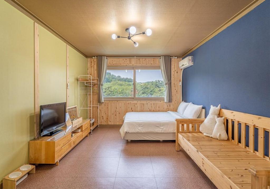 청호 1박2일 펜션 image
