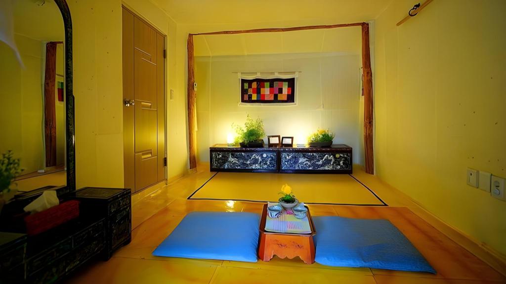 전주 근수네 초가집 펜션 image
