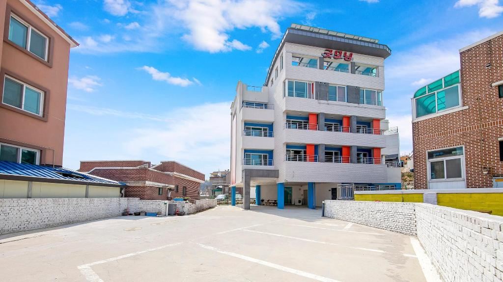 삼척 장호 굿모닝 펜션 image