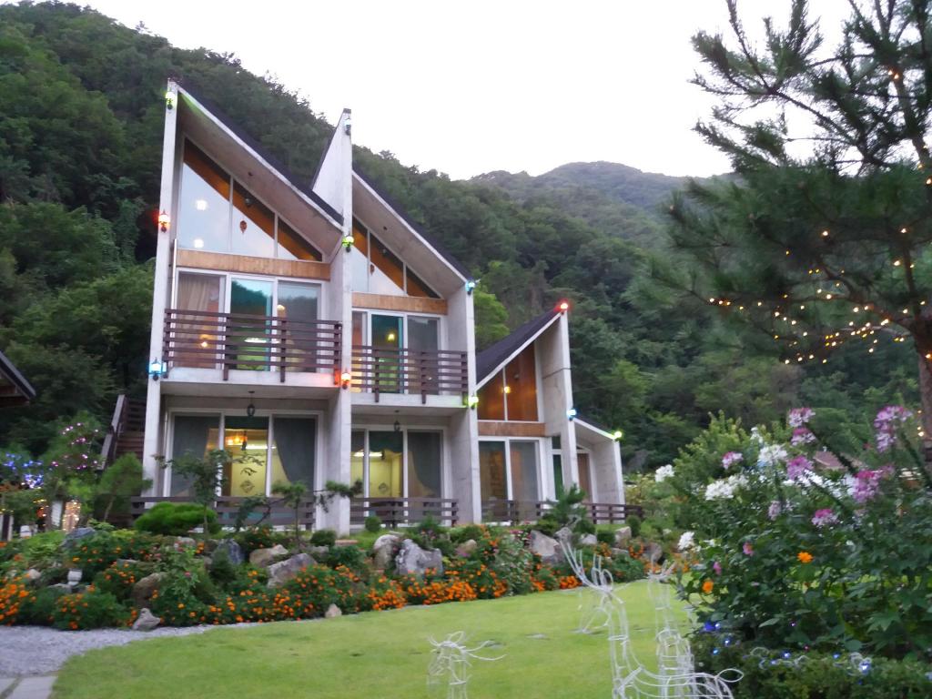 영월 구름에 달 가듯이 펜션 image