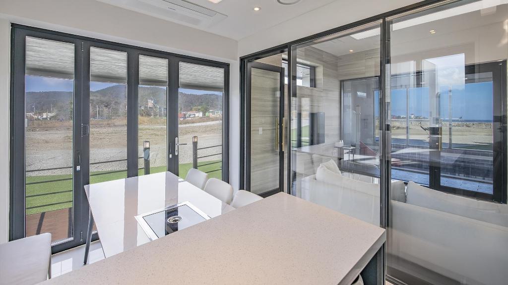 Pohang The elite kids pool villa image