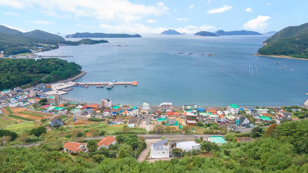 거제 이음 펜션 image