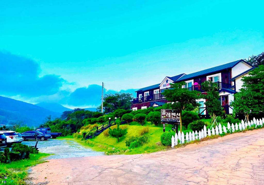 청산도 올레 펜션 image
