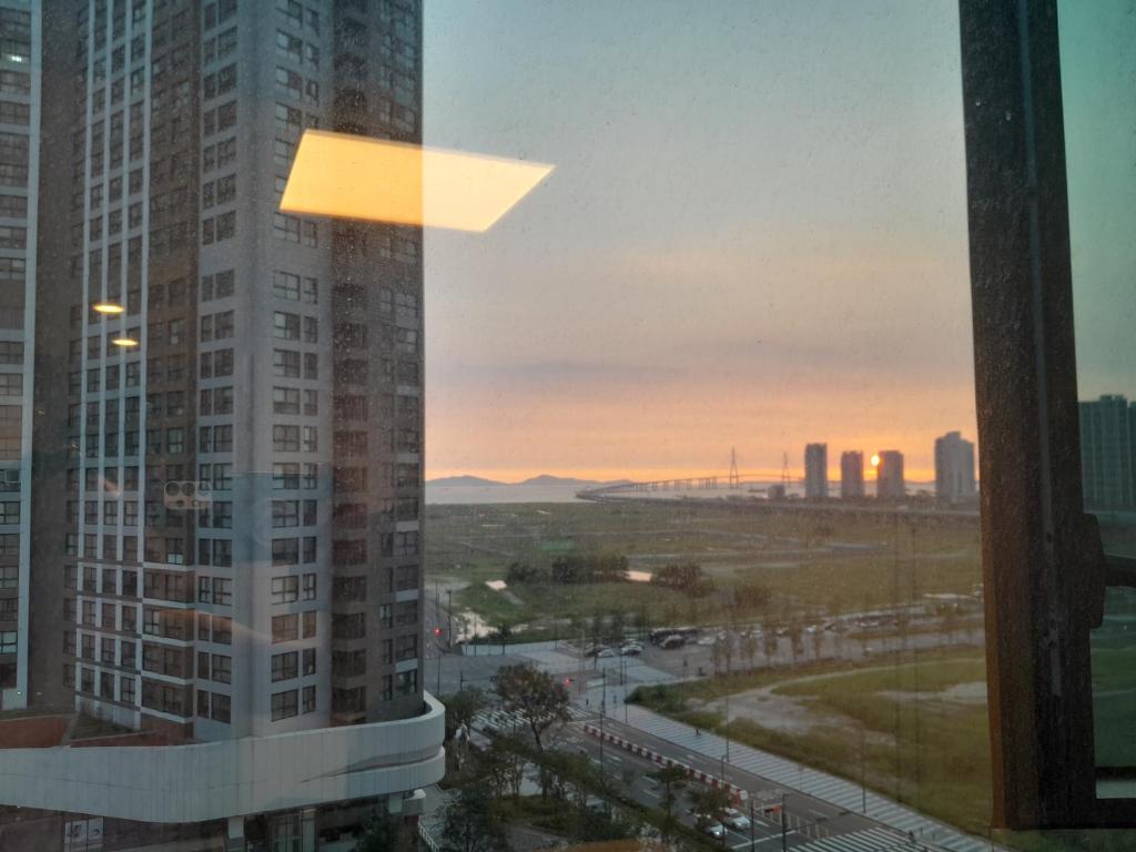 Songdo Halla Westernpark-SeaViewRoom Hotel-바다전망 image