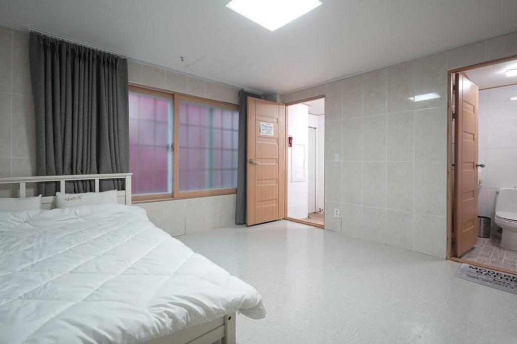 성보촌 유스호스텔 image