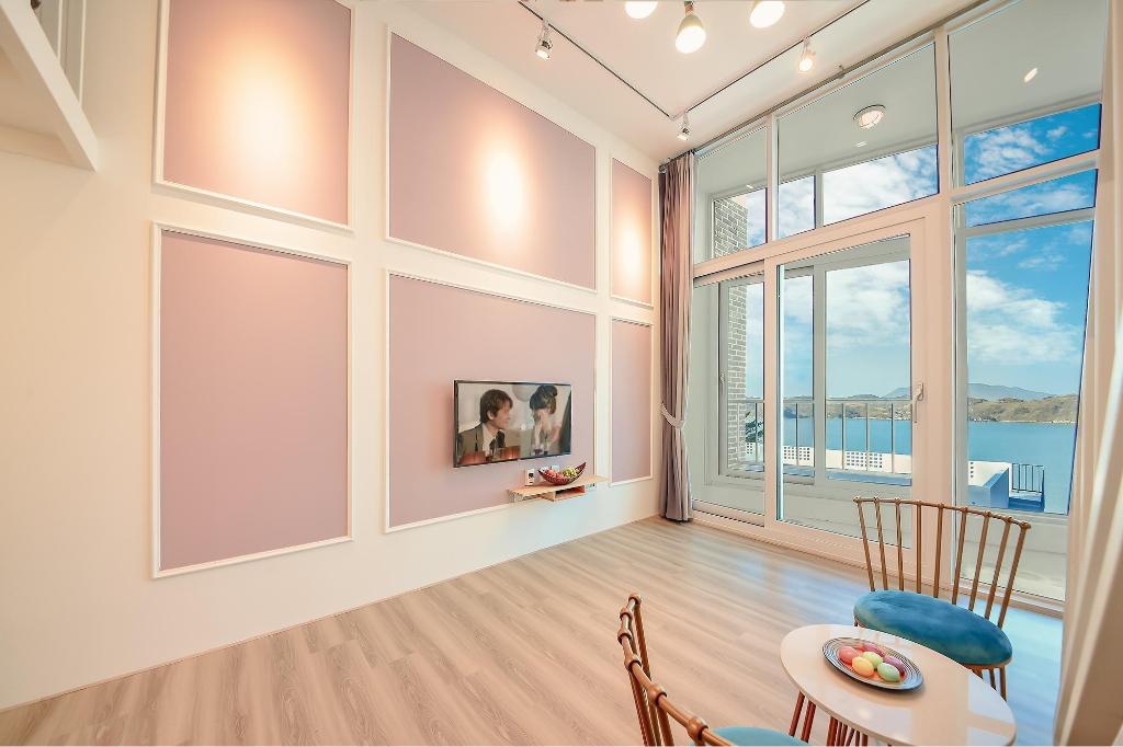 여수 멋진날 낭만 펜션 (Yeosu Wonderful day Pension) image