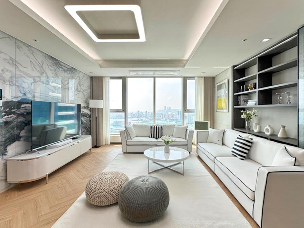브라운스위트 부산역 image